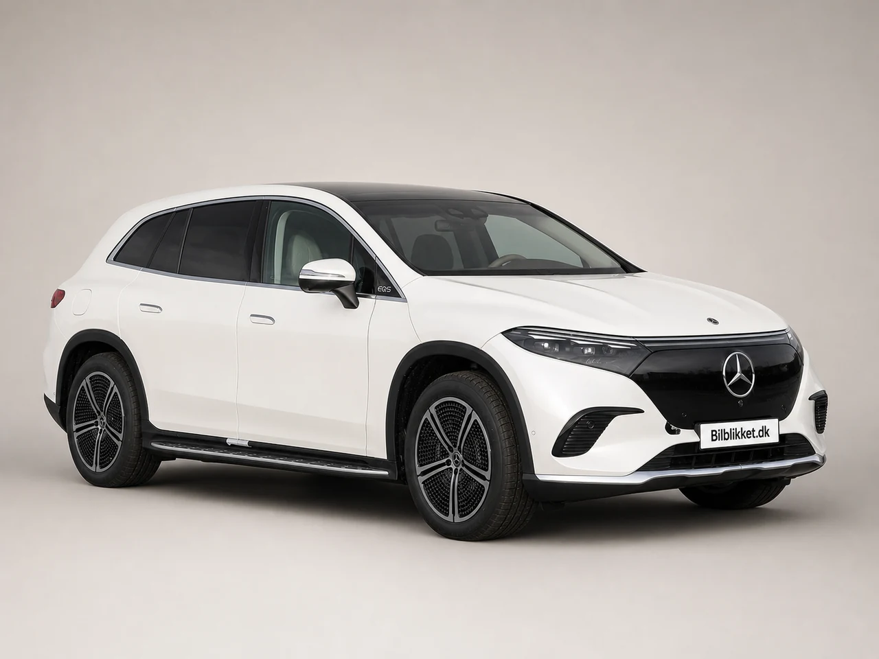 AI-redigeret modelillustration af Mercedes-Benz EQS