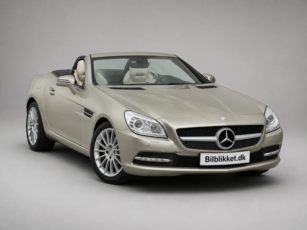 AI-redigeret modelillustration af Mercedes-Benz SLK-klasse